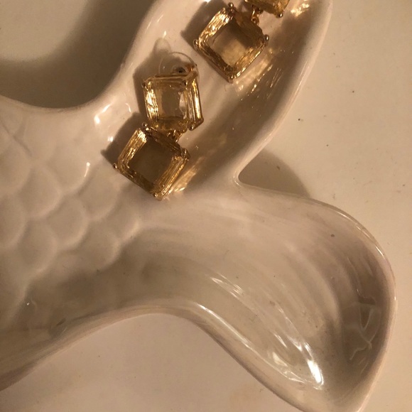 Earrings - Picture 4 of 4